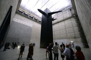 Blind, Maurizio Cattelan