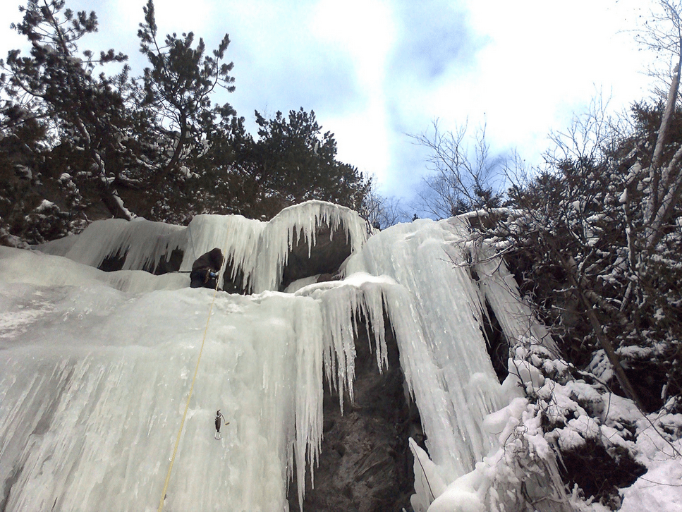 Cascade du vallon de la Rosière (Courchevel) Cascade du vallon de la Rosière (Courchevel)